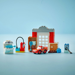 LEGO® DUPLO® - Disney 10456 McQueen a návštěva v garáži doktora Hudsona
