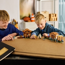 LEGO® Minecraft® 21596 Útok Mága na vesnici