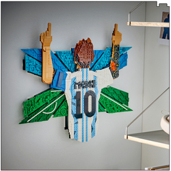 LEGO® Editions 43018 Lionel Messi – Okamžik vítězství