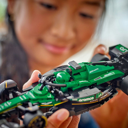 LEGO® Speed Champions 77245 Závodní auto Aston Martin Aramco F1® AMR24
