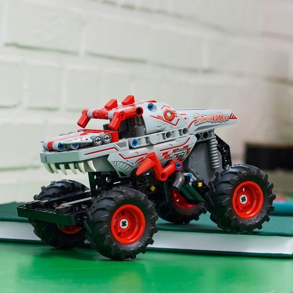 LEGO® Technic 42200 Monster Jam™ ThunderROARus™ s natahovacím motorem

