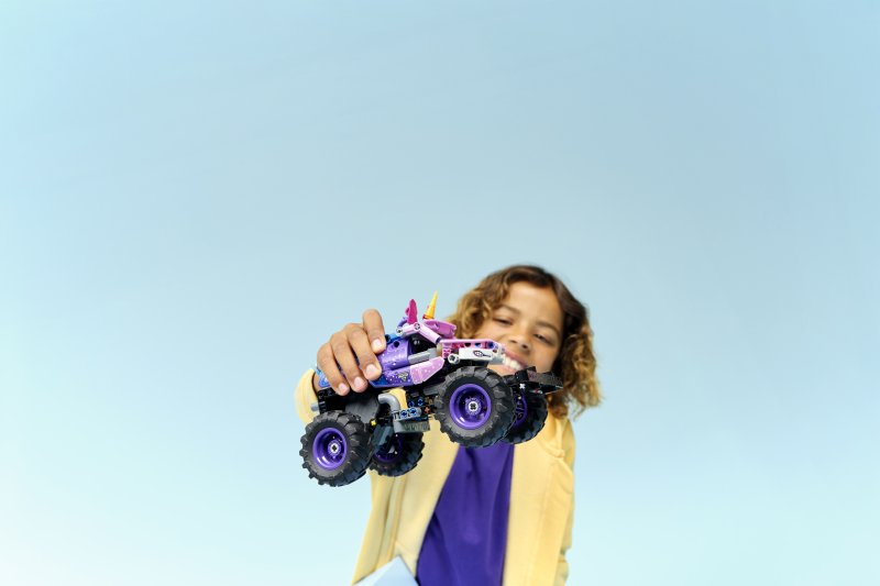 LEGO® Technic 42220 Monster Jam™ Sparkle Smash™ s natahovacím motorem