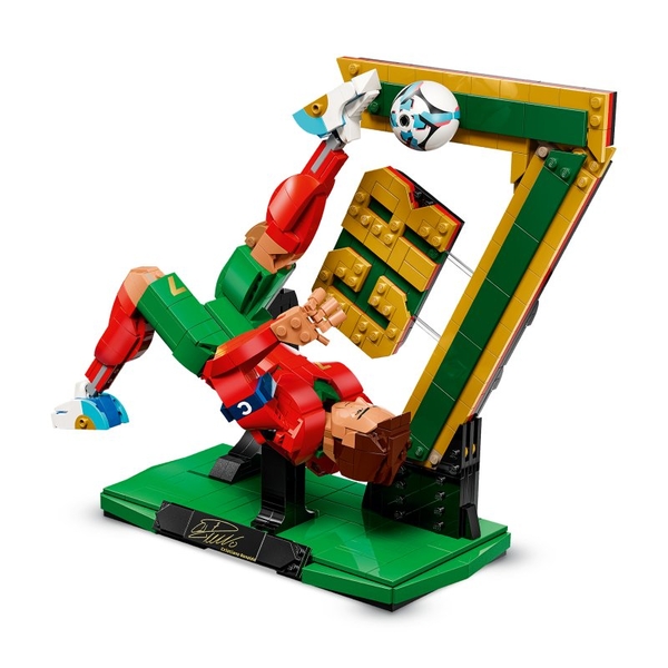 
LEGO® Editions 43016 Cristiano Ronaldo – Fotbalová legenda