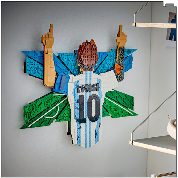LEGO® Editions 43018 Lionel Messi – Okamžik vítězství
